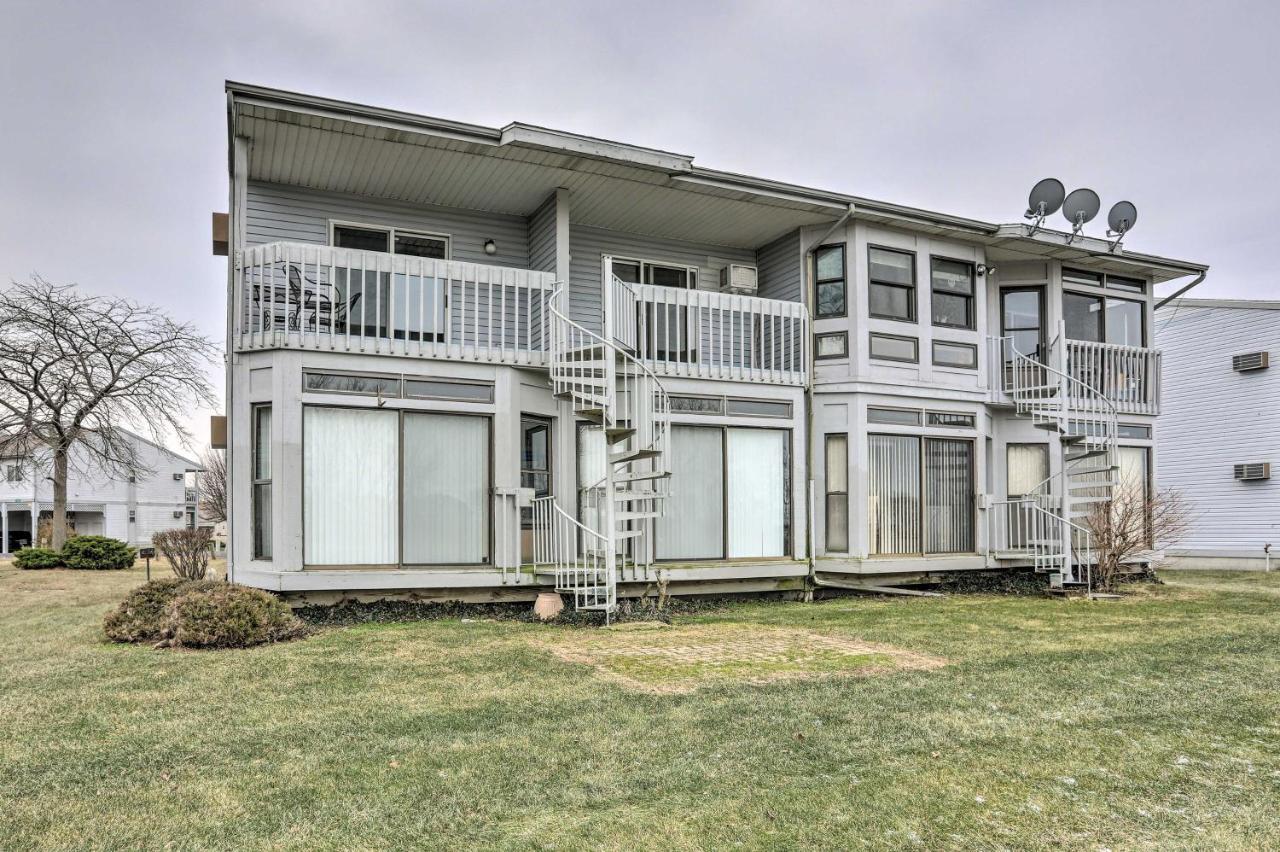 Condo With Balcony, Dock And Access To Lake Erie Sand Beach Exterior foto